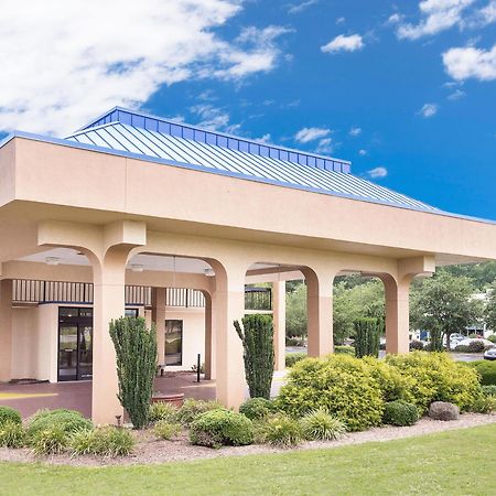 Baymont By Wyndham Greenville Exterior foto