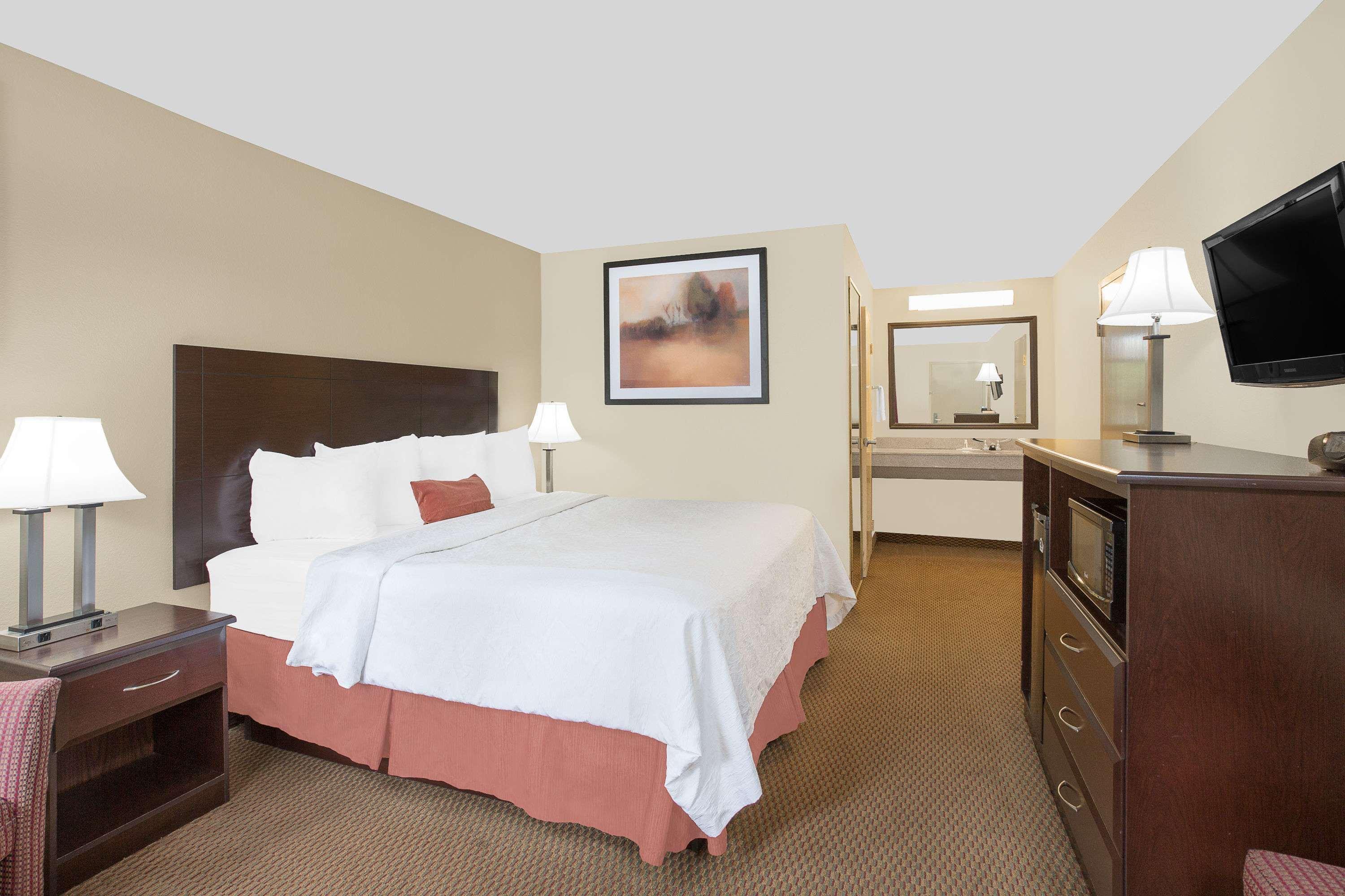 Baymont By Wyndham Greenville Exterior foto